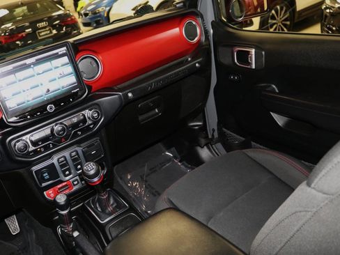 Used 2019 Jeep Wrangler Rubicon image 16