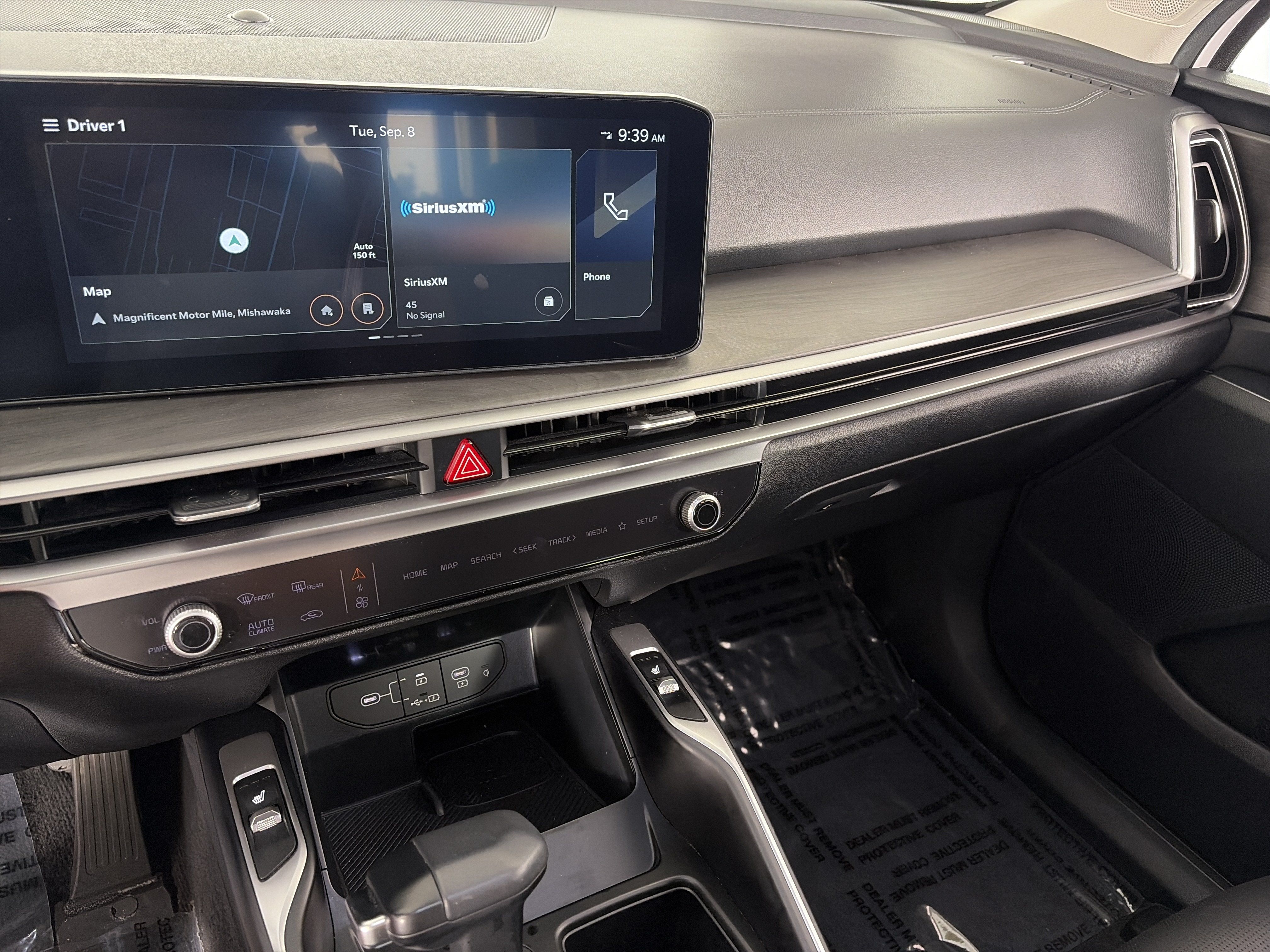 Certified 2024 Kia Sorento X-Line EX AWD/4WD image 4