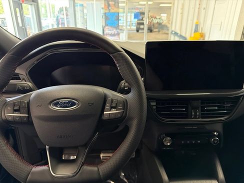 Used 2023 Ford Escape ST-Line w/ Tech Pack #1 AWD/4WD image 17
