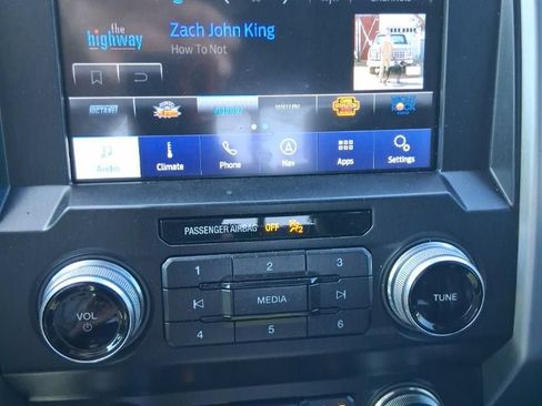 Used 2019 Ford F150 Platinum w/ Equipment Group 701A Luxury AWD/4WD image 11