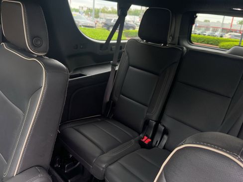 Used 2023 Chevrolet Suburban Premier AWD/4WD image 34