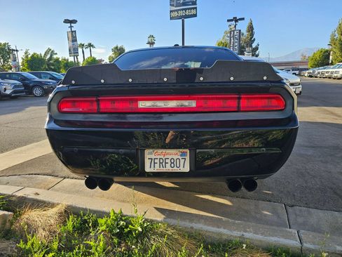 Used 2014 Dodge Challenger SXT RWD image 6