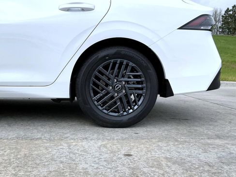 New 2026 Nissan Sentra SV FWD image 23
