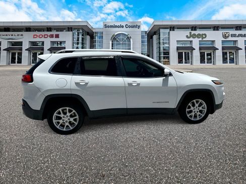 Used 2014 Jeep Cherokee Latitude FWD image 9