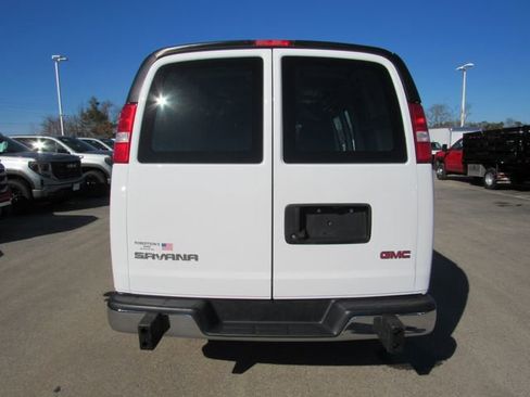 Used 2024 GMC Savana 2500 w/ Driver Convenience Package image 4
