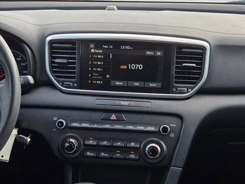 Used 2020 Kia Sportage LX image 14
