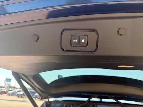 Used 2025 Nissan Pathfinder SV AWD/4WD image 20
