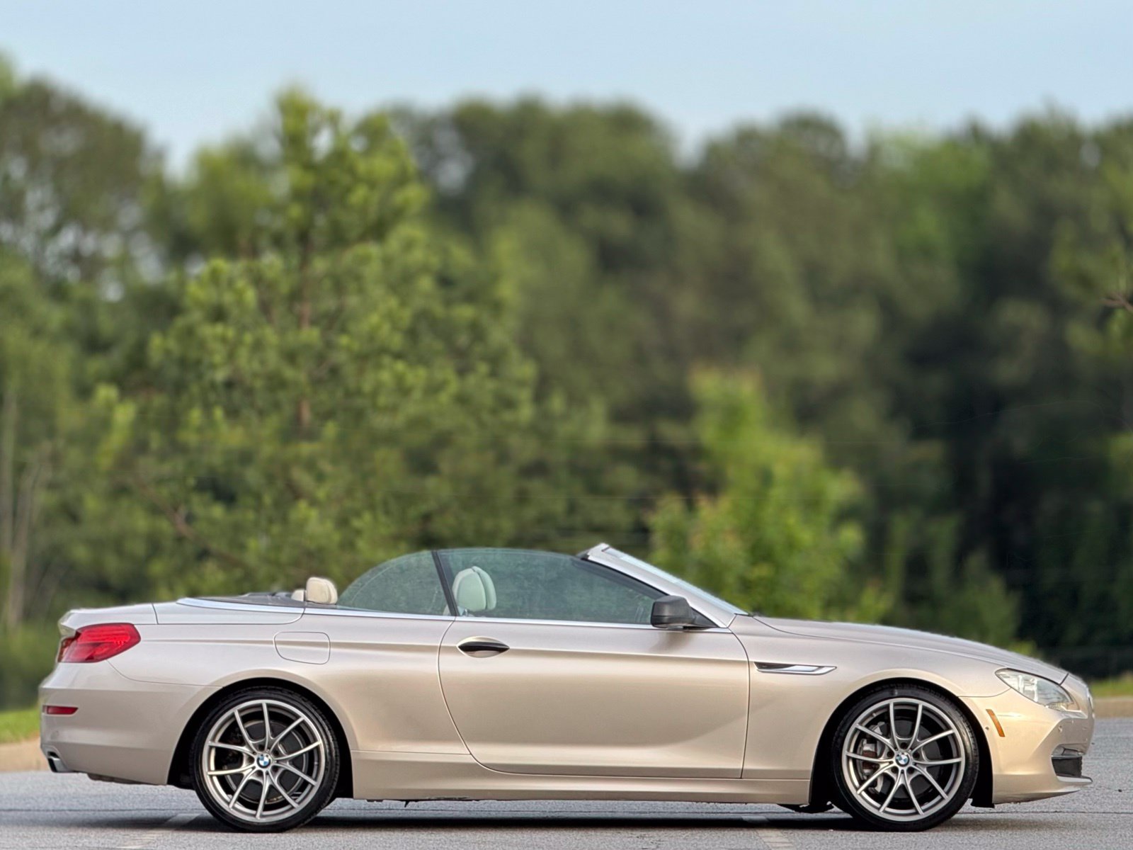 Used 2012 BMW 650i Convertible w/ Driver Assistance Pkg RWD image 11