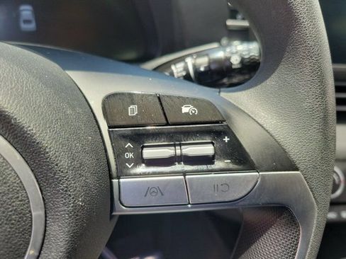 Certified 2024 Hyundai Elantra SE FWD image 18