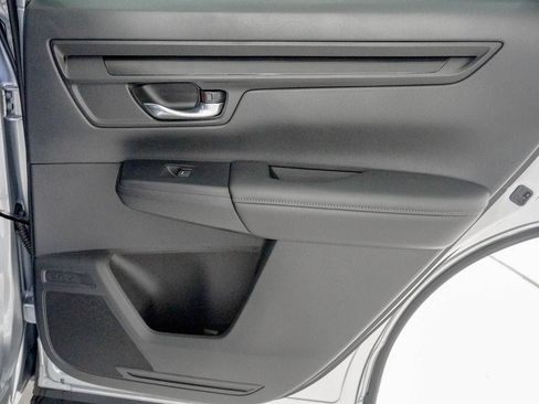 Used 2025 Honda CR-V LX image 31