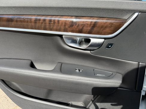 Used 2018 Volvo S90 T5 Momentum w/ Momentum Plus Package FWD image 18