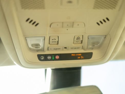 Used 2020 Cadillac XT6 Premium Luxury image 16