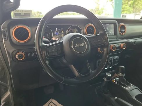 Used 2021 Jeep Gladiator Sport AWD/4WD image 3