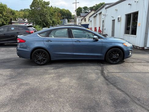 Used 2019 Ford Fusion SE w/ Equipment Group 151A FWD image 2