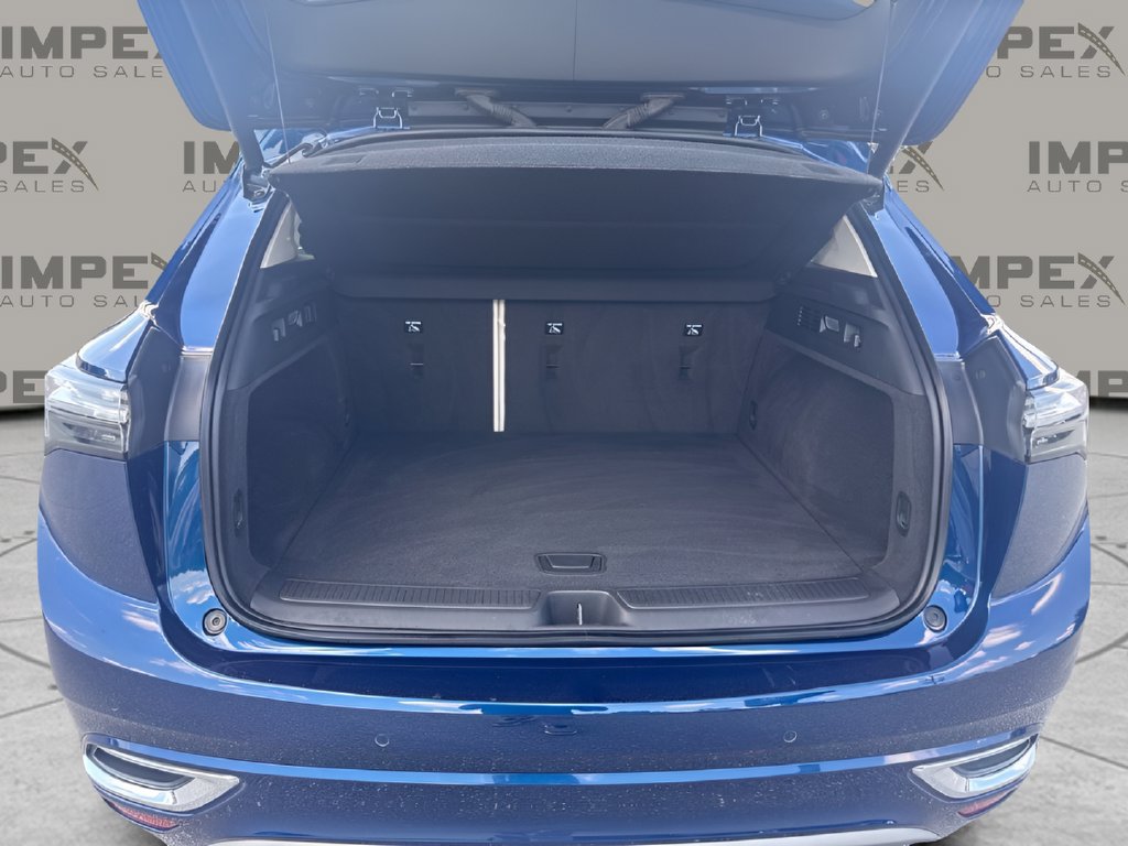 Used 2022 Buick Envision Avenir w/ Technology Package II FWD image 25