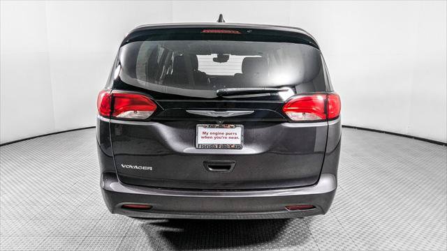 Used 2023 Chrysler Voyager LX FWD image 7