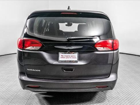 Used 2023 Chrysler Voyager LX FWD image 7