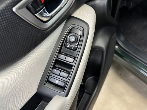 Used 2024 Subaru Forester Premium AWD/4WD image 9