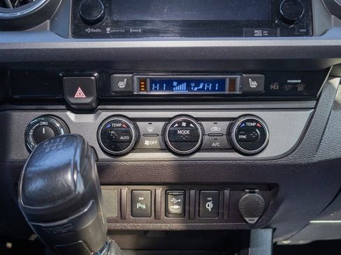 Used 2017 Toyota Tacoma SR5 image 21