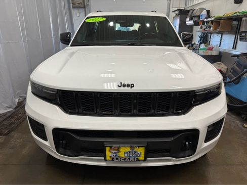 Used 2022 Jeep Grand Cherokee L Overland w/ Luxury Tech Group IV image 4