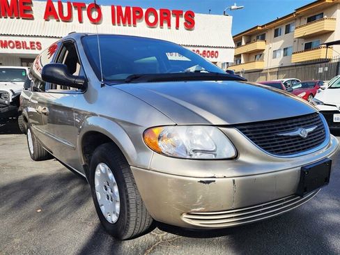 Used 2003 Chrysler Town & Country image 7