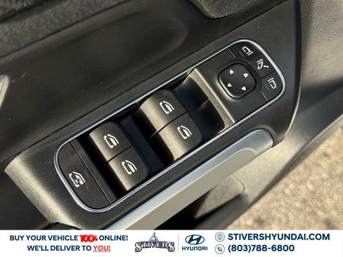 Used 2023 Mercedes-Benz GLB 250 image 28