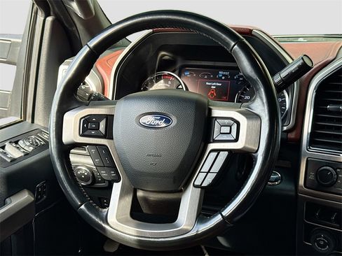 Used 2022 Ford F350 Platinum image 16