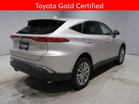 Certified 2021 Toyota Venza Limited image 2