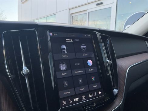 Certified 2023 Volvo XC60 B5 Plus image 25