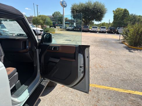 Used 2022 Ford Bronco Outer Banks w/ Sasquatch Package AWD/4WD image 25