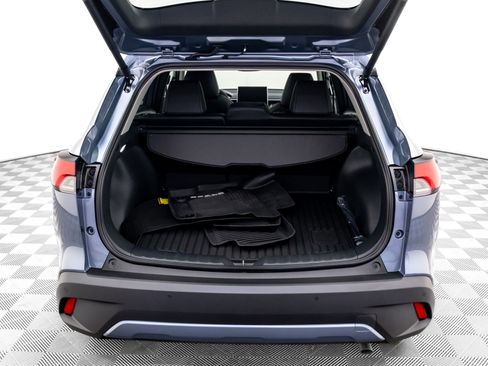 Used 2026 Toyota Corolla Cross XLE image 31