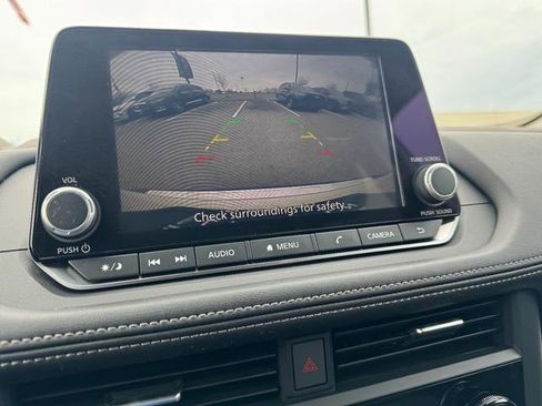 Used 2023 Nissan Rogue SV image 24