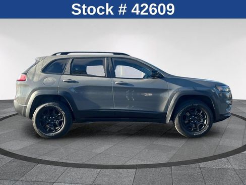 Used 2022 Jeep Cherokee Latitude w/ Trailer Tow Group AWD/4WD image 3