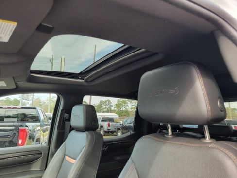 Used 2024 GMC Sierra 1500 AT4 w/ Technology Package AWD/4WD image 22