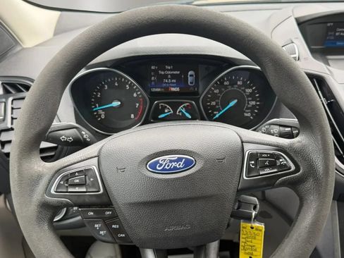 Used 2018 Ford Escape SE FWD image 17