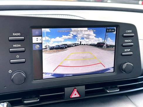 Used 2025 Hyundai Elantra Sport image 24