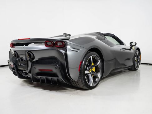 Used 2022 Ferrari SF90 Spider image 12