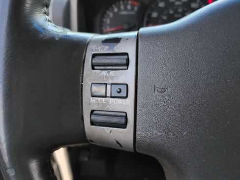 Used 2004 Nissan Titan LE w/ (Tow) Big Tow Pkg RWD image 21