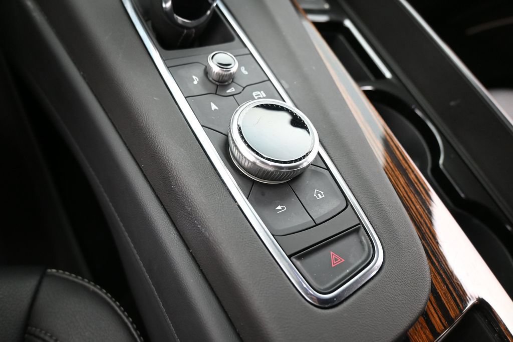 Used 2023 Cadillac Escalade Luxury RWD image 28