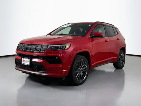 Used 2022 Jeep Compass Limited w/ (RED) Package AWD/4WD image 3