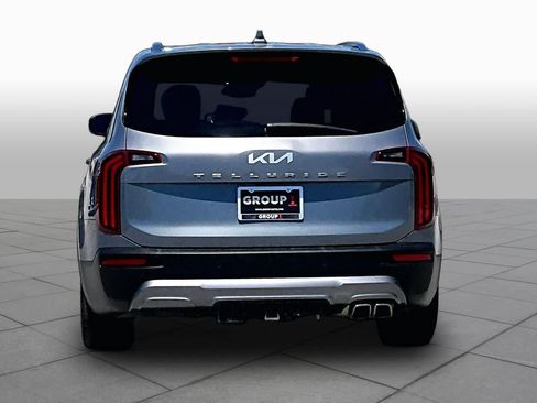 Used 2022 Kia Telluride EX w/ EX Premium Package FWD image 5