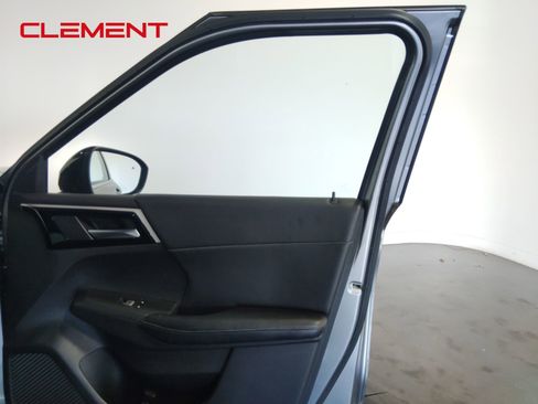 Used 2022 Mitsubishi Outlander SE image 38