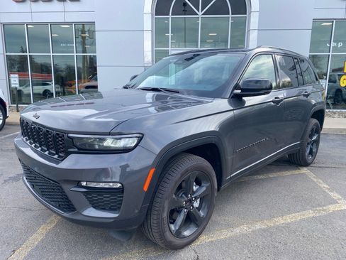 Used 2025 Jeep Grand Cherokee Limited w/ Luxury Tech Group II image 1