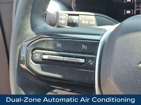 Used 2024 Chevrolet Colorado LT w/ LT Convenience Package III AWD/4WD image 7