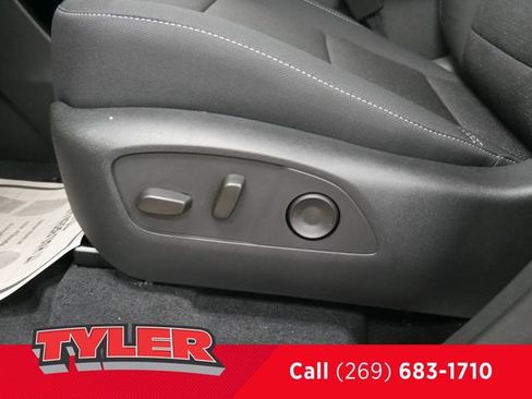 New 2025 Chevrolet Traverse LT w/ Driver Confidence Package image 22