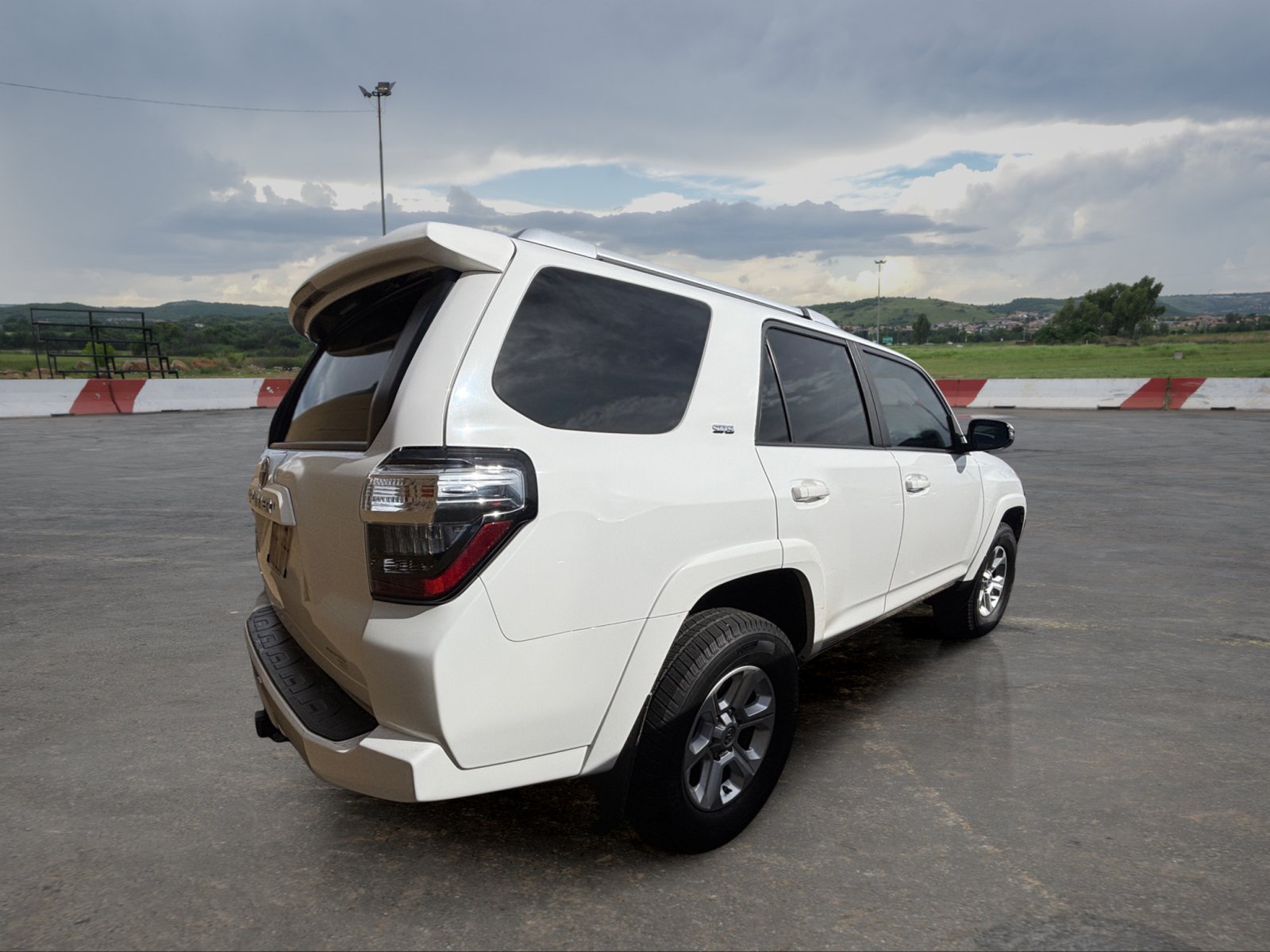 Used 2015 Toyota 4Runner SR5 Premium AWD/4WD image 3