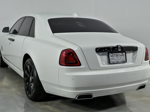 Used 2016 Rolls-Royce Ghost RWD image 10