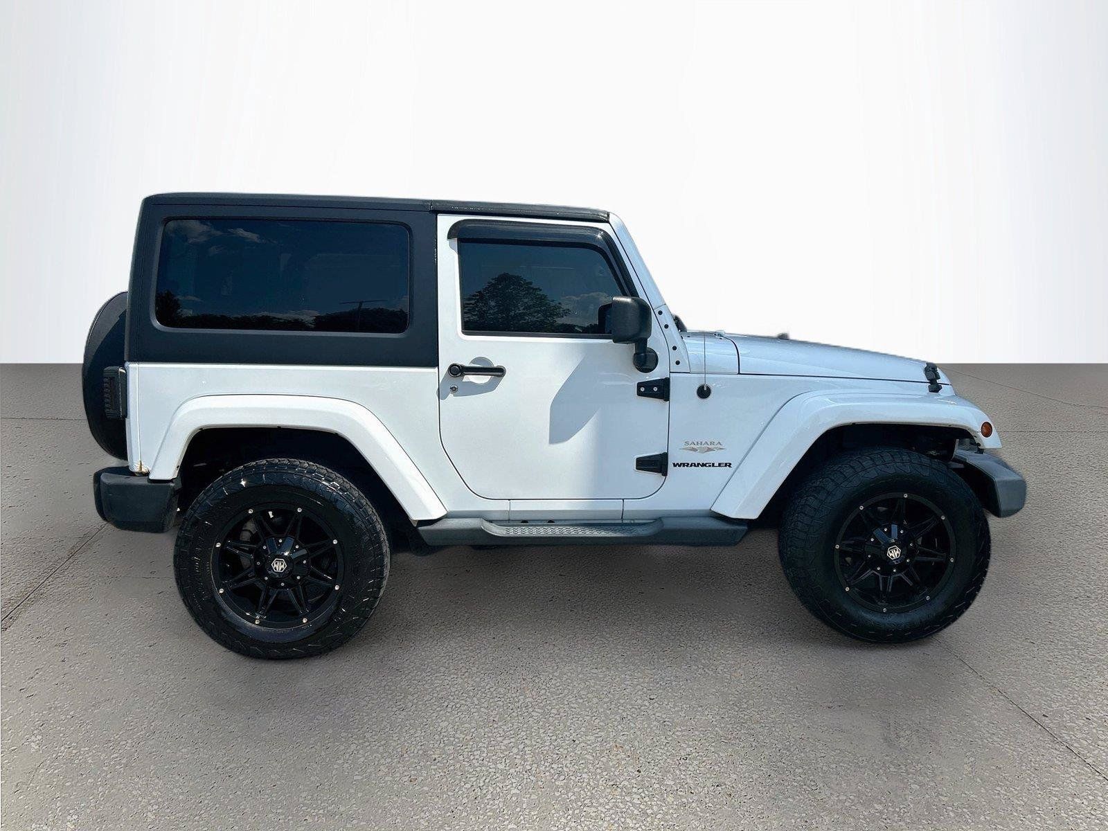 Used 2014 Jeep Wrangler Sahara w/ Connectivity Group AWD/4WD image 3