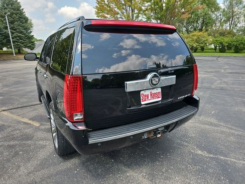 Used 2008 Cadillac Escalade AWD image 3