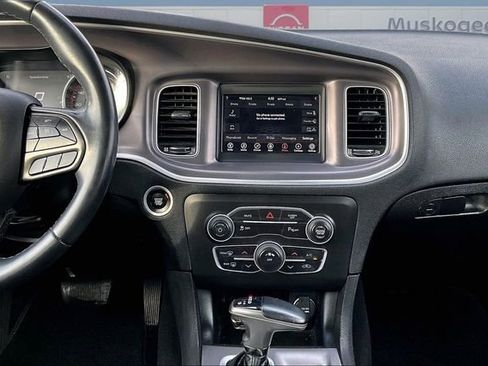 Used 2022 Dodge Charger SXT image 9